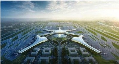 旅客在机场服务台咨询